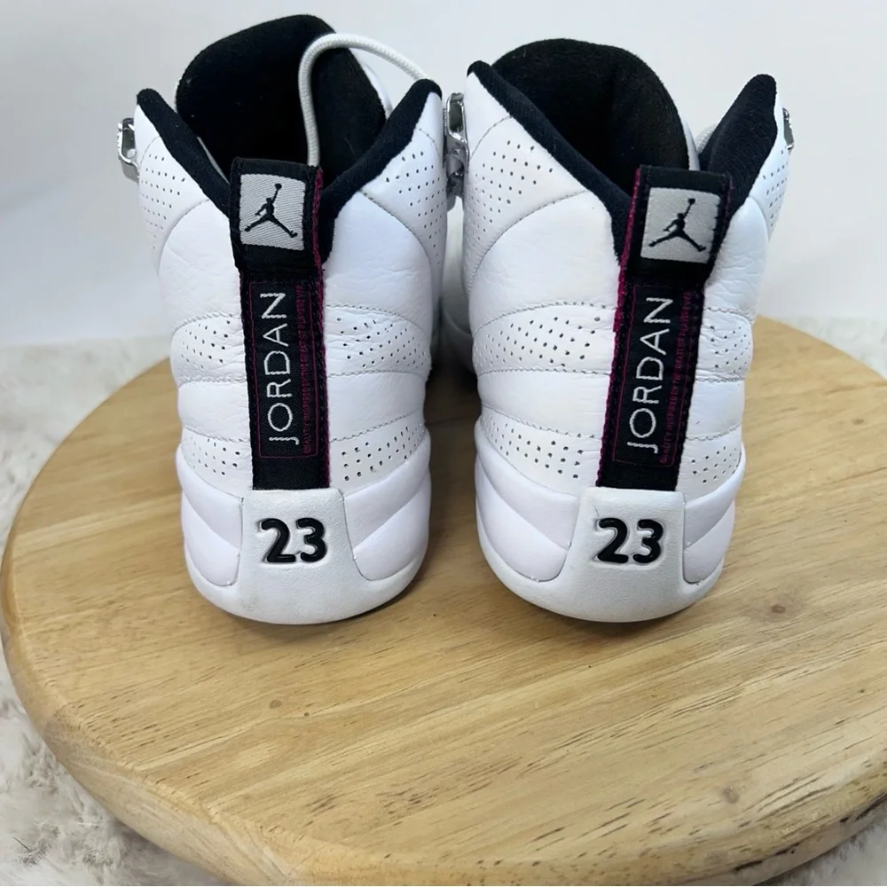 Jordan Kids Sneakers - White and Black 5‎ Youth